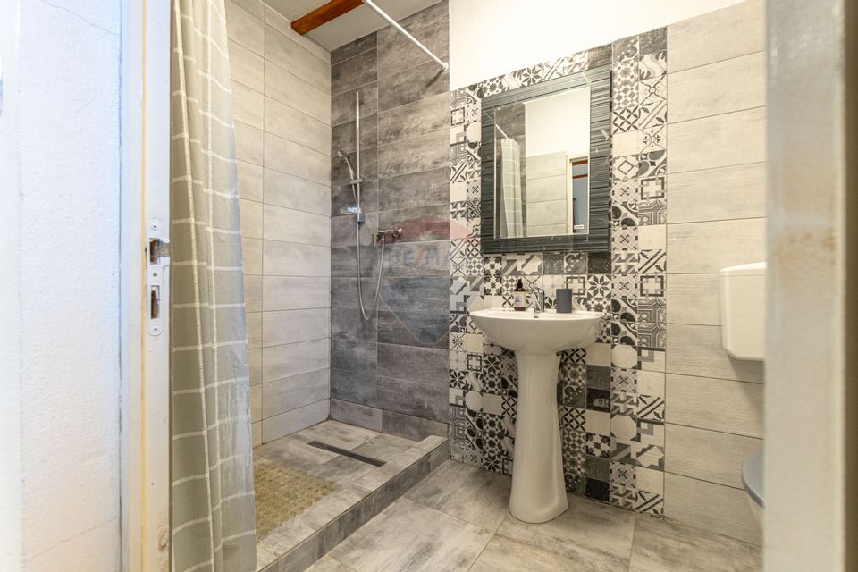 Casă / Vilă cu 7 camere de vânzare