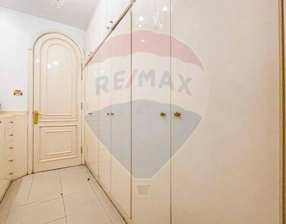 Spatiu deosebit | Destinatie mixta | Locuri parcare | 13 Septembrie