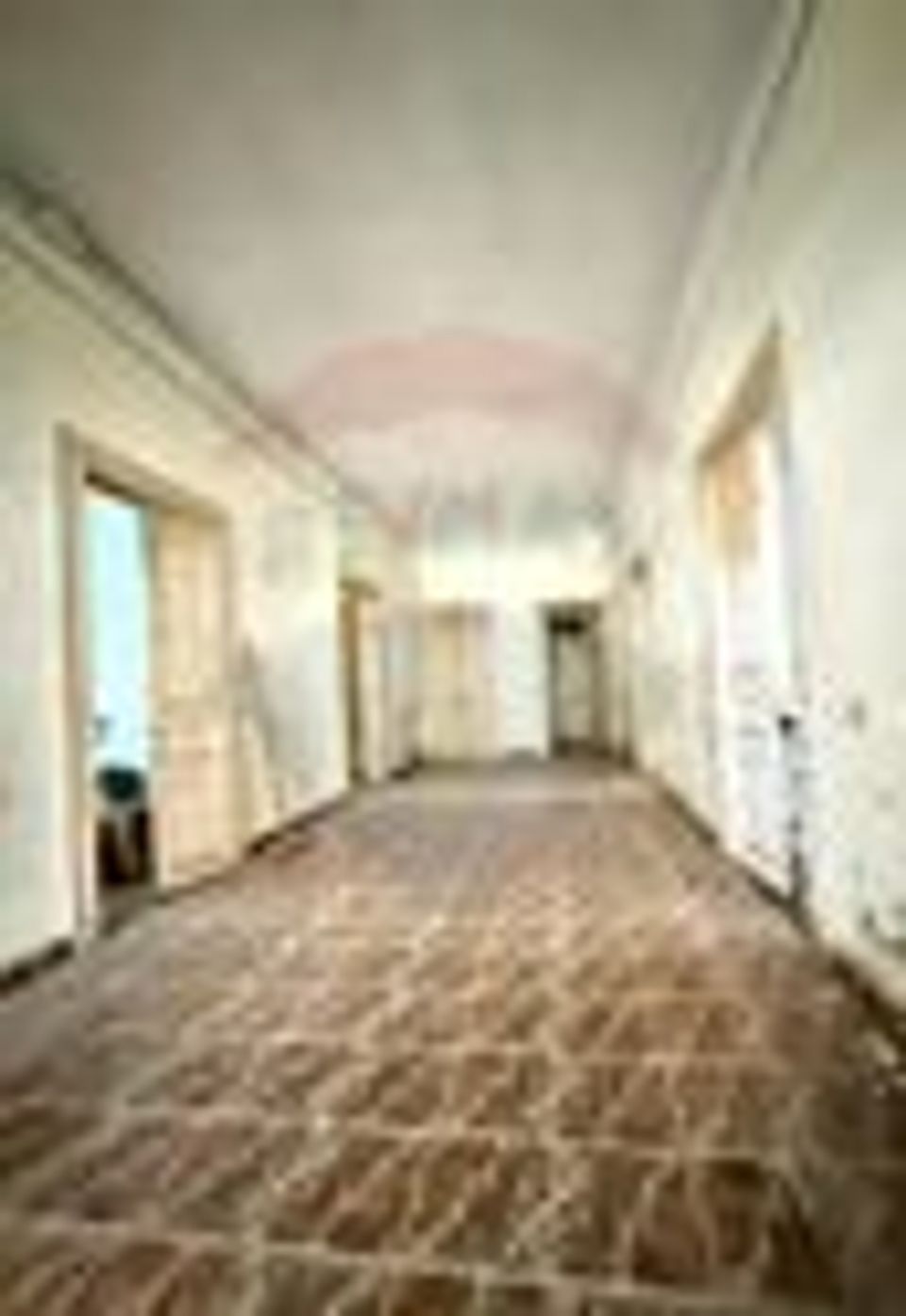 Casă de vanzare in zona ultracentrala si 736mp teren Constanta