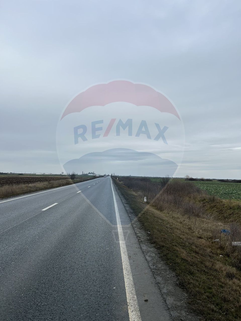 Teren intravilan 80500mp. aproape de nodul rutier de pe DX Oradea-Arad