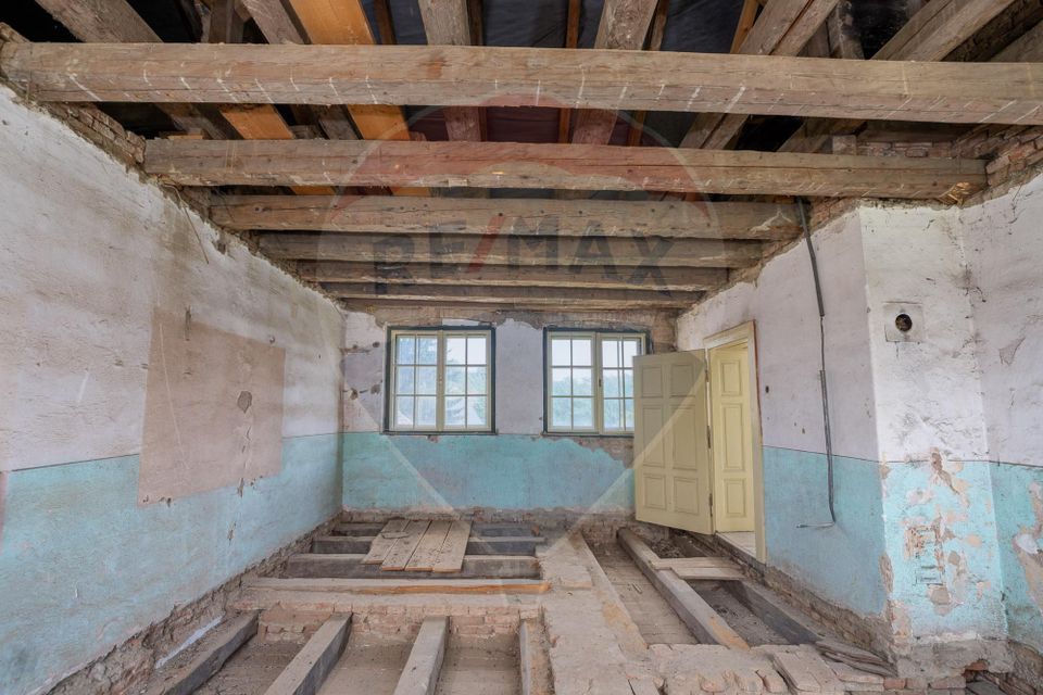 Fostă școală săsească semnată de Fritz Balthes – Bruiu, Sibiu