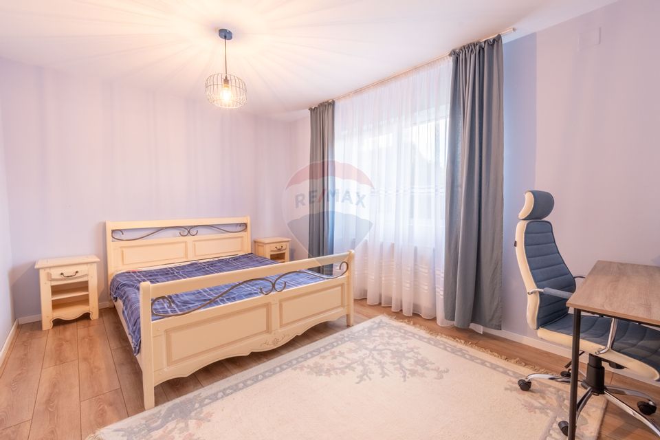 Casa individuala de vanzare 100mp, 600mp teren, garaj, zona Panemar