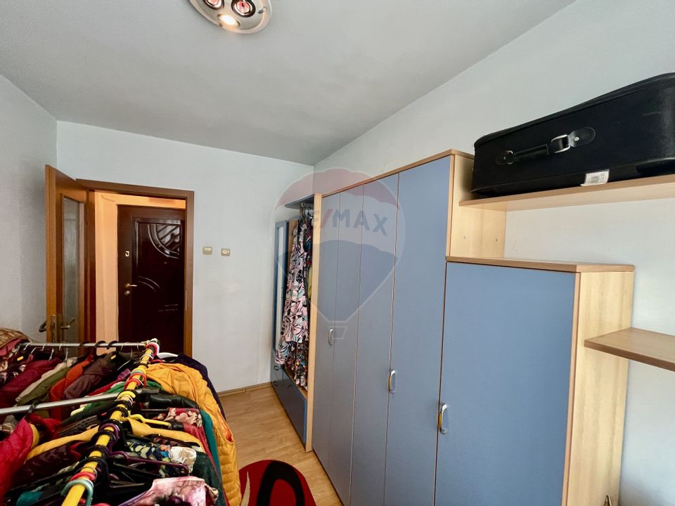 Apartament cu 3 camere de vânzare în zona Sud