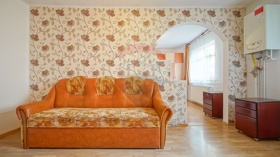 Apartament 2 camere renovat, central, Zona ISR, Râșnov