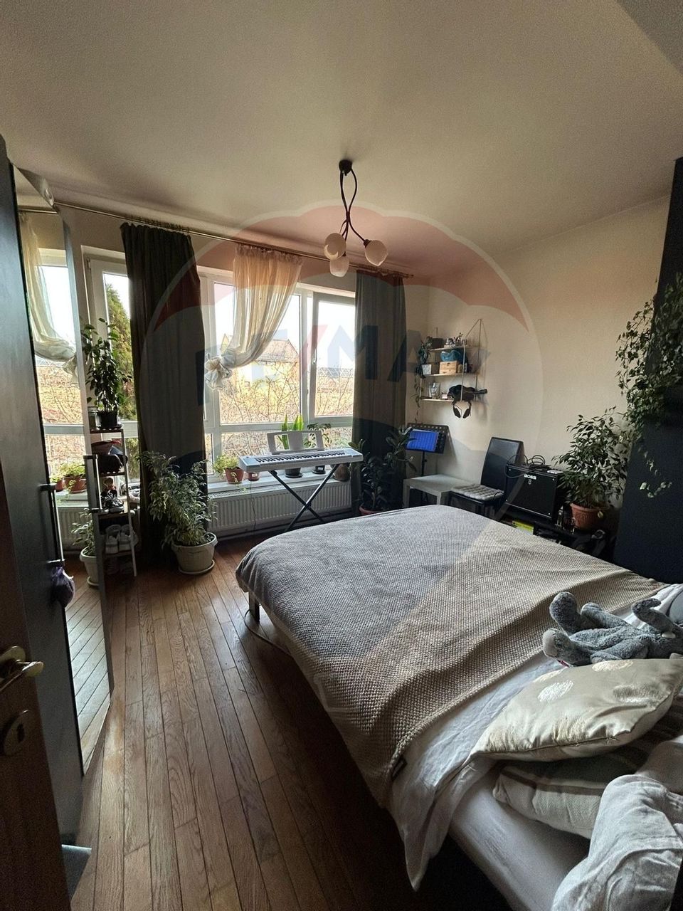 Casă | Vilă insiruita | Inchiriere| 5 camere