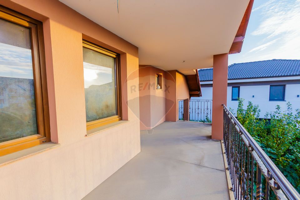 5 room House / Villa for sale, Vest area