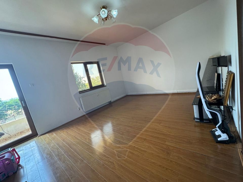 6 room House / Villa for sale