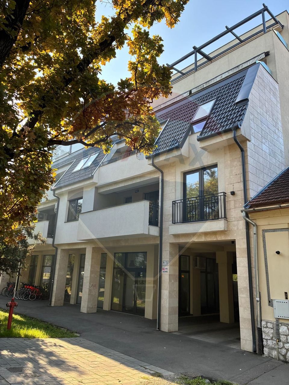 Apartament cu 2 camere de vânzare, ultracentral, Parcul Petőfi Sándor