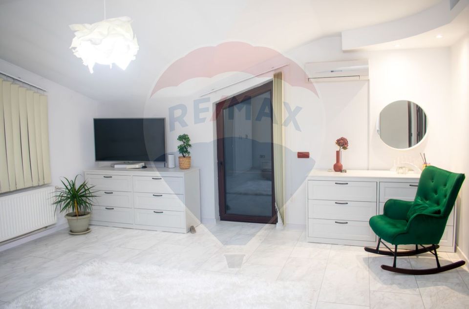 Casă / Vilă cu 5 camere de vânzare