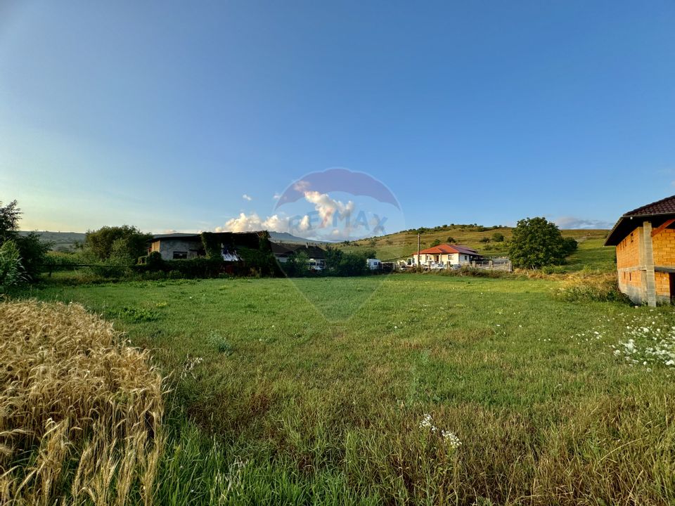 Land 1,526sqm Bisericani / Strada Principala