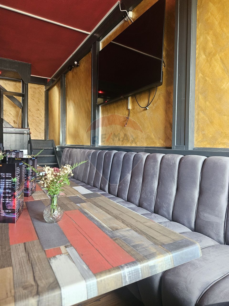 180sq.m Commercial Space for rent