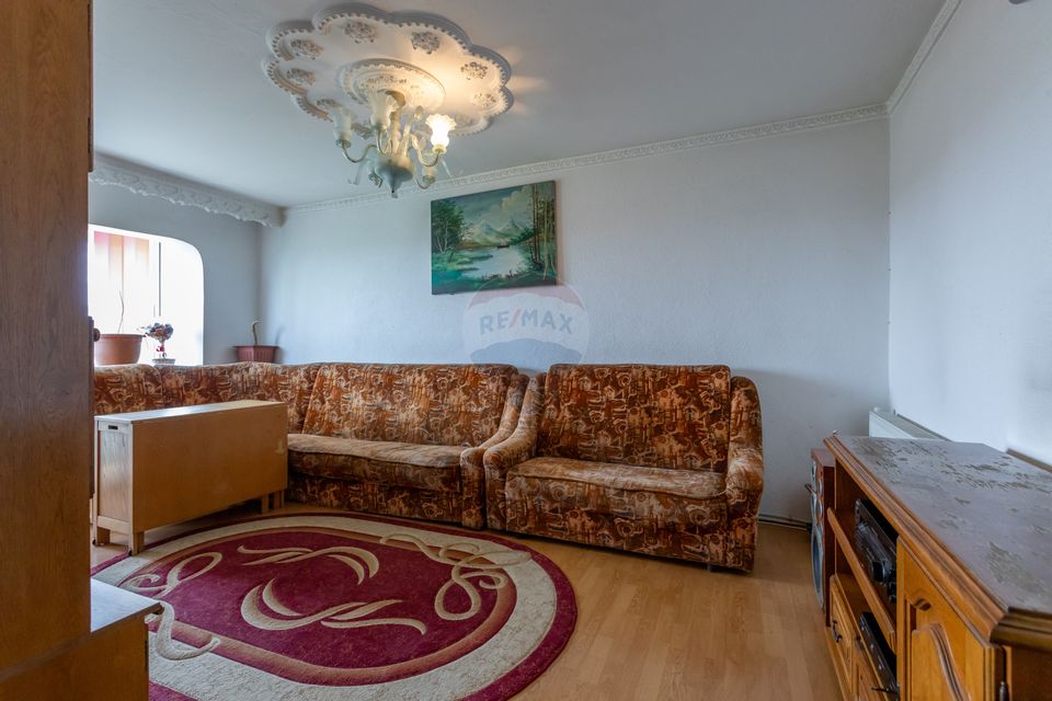 Apartament 3 camere decomandate – Strada Bicaz, zona Narcisa