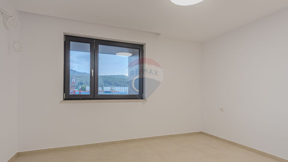 Clinica medicala-9 cabinete- URBAN PLAZA - bloc 15 parter!