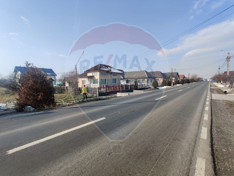 Teren de vânzare Satulung la șoseaua principală