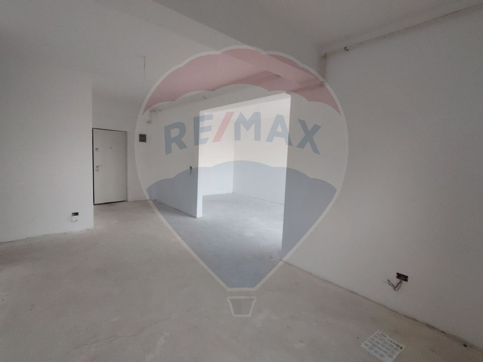 Apartament cu 3 camere ETAJ 2