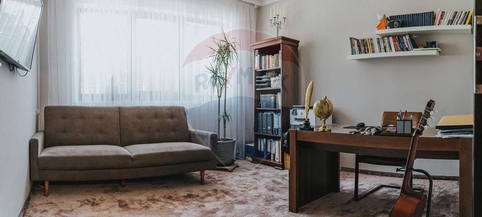 Ready to Move Family Home with Heated Pool – Gheorghe Doja Street, Ora