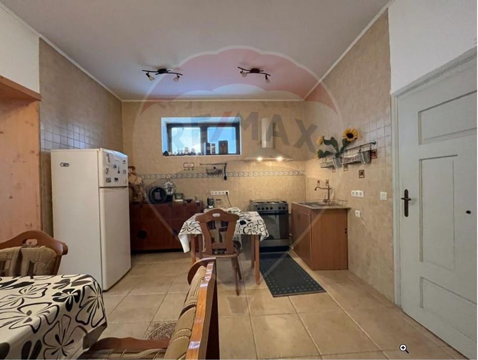 Vilă  de vânzare in Sadu