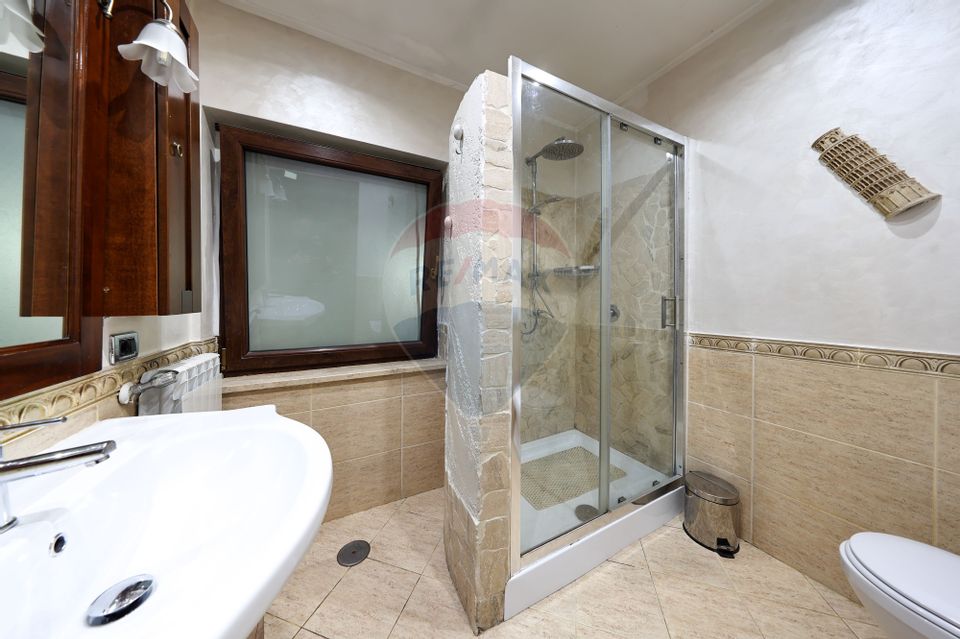 Conac, proprietate unica, in mijlocul naturii, Sacele!