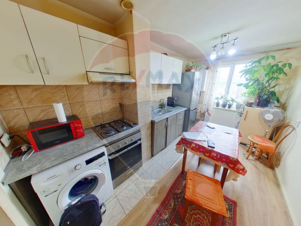 Apartament cu 4 camere de vânzare în zona Carrefour Flora