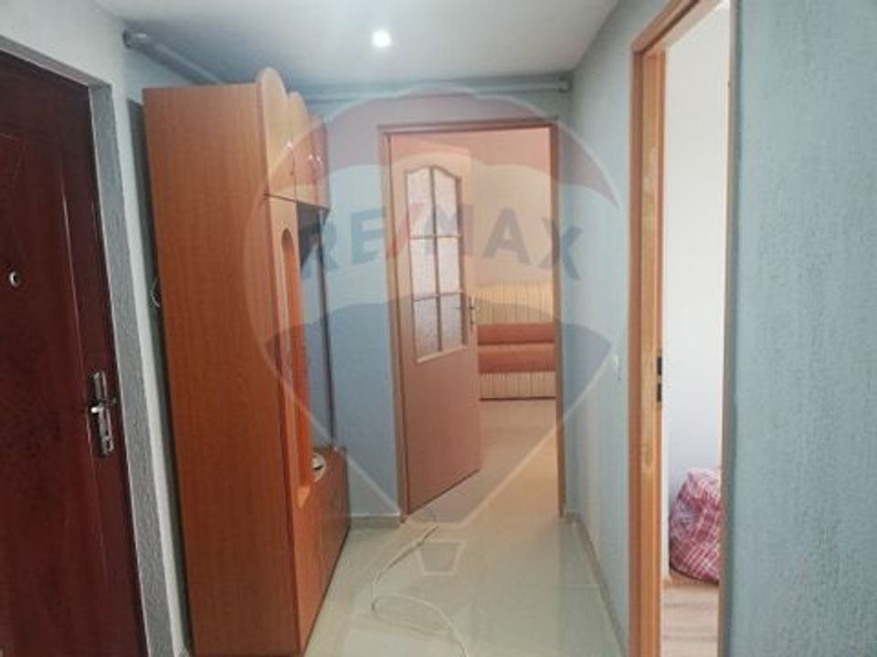 Apartament cu 3 camere de vânzare în zona Est