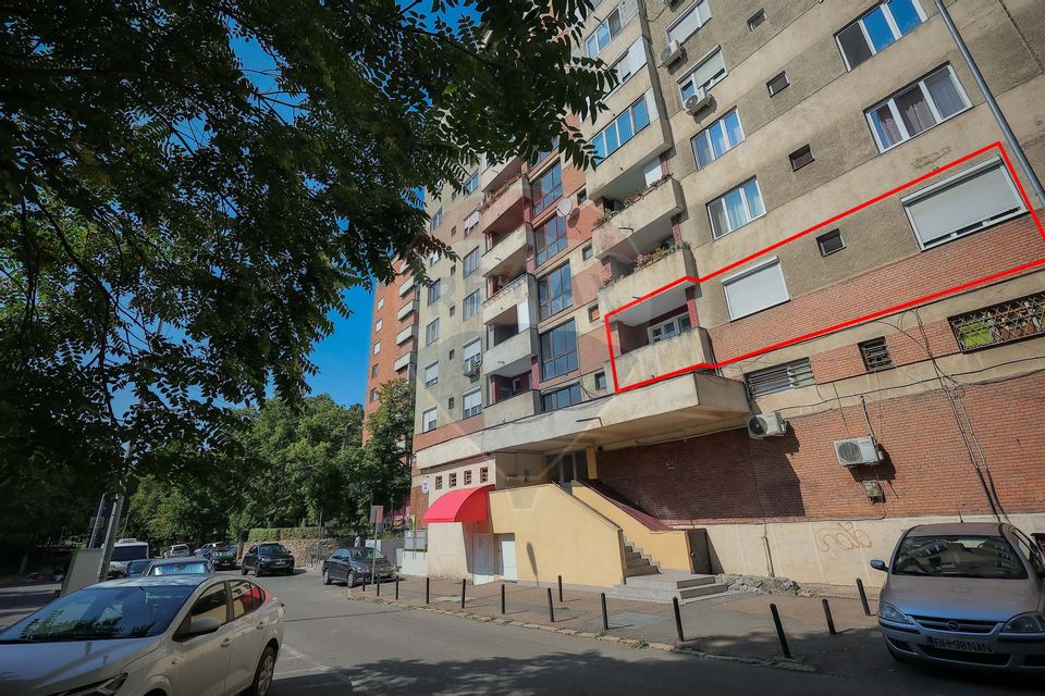 Apartament cu 3 camere, De Vânzare, tip U, etaj 1, Rogerius