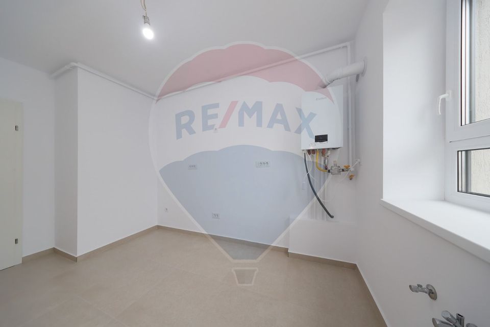 3 room Apartment for sale, Tractorul area