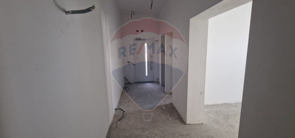 Corp cladire, 3 camere de vânzare, central, CABINET MEDICAL