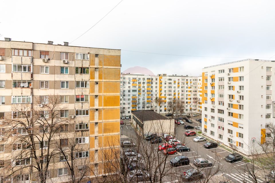 Apartament cu 3 camere de vânzare în zona Sebastian