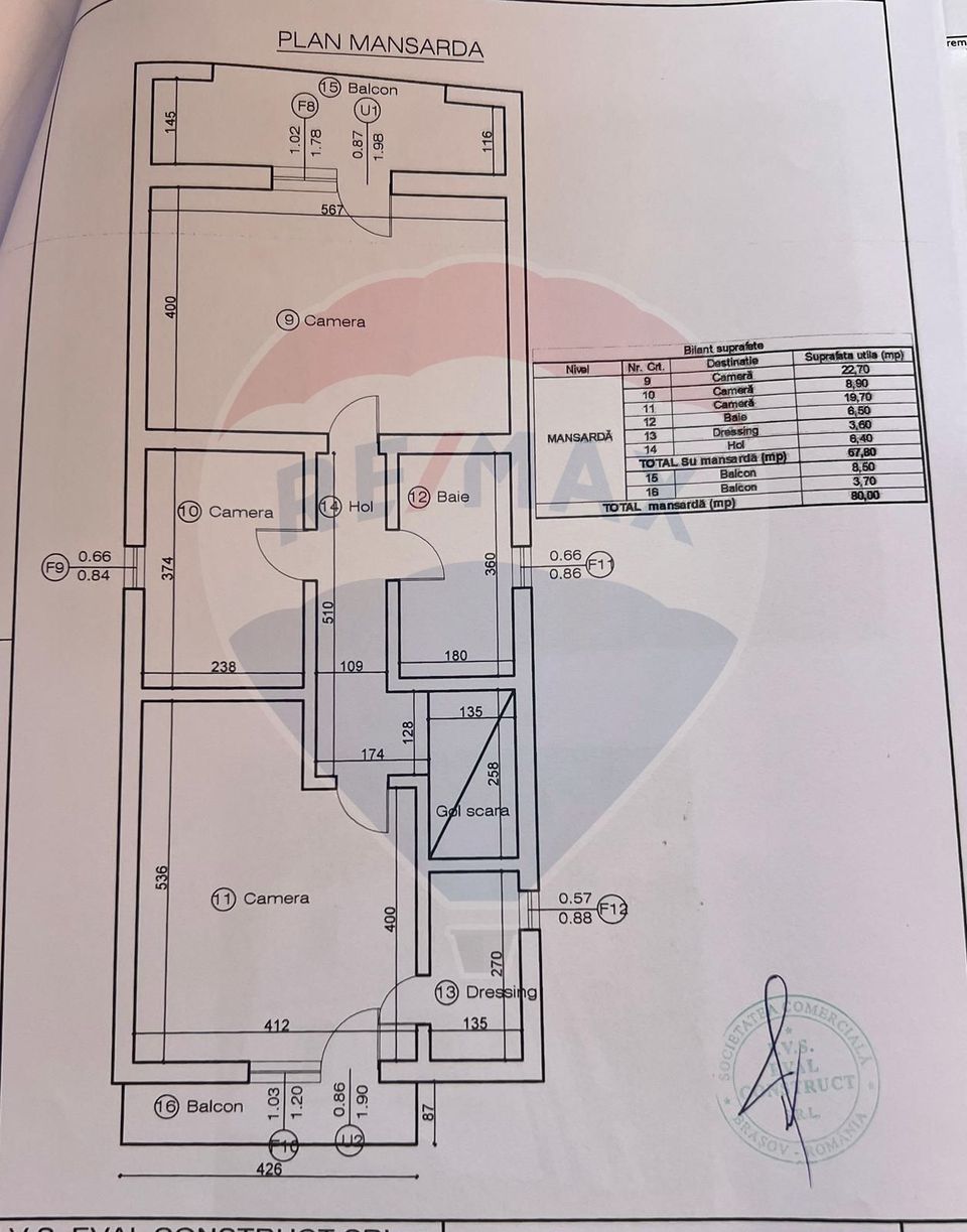 Casă falnică, curte individuală, langă Piața Unirii, în inima Scheilor