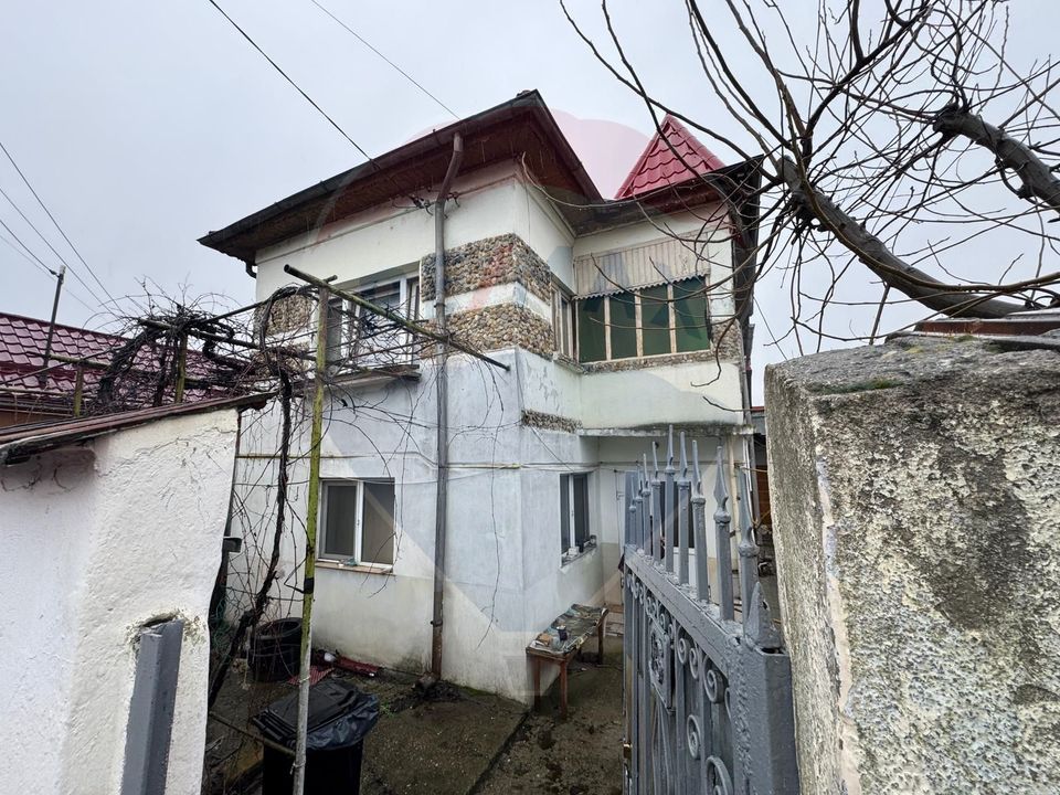 Casă / Vilă cu 5 camere de vânzare în zona Bariera Valcii