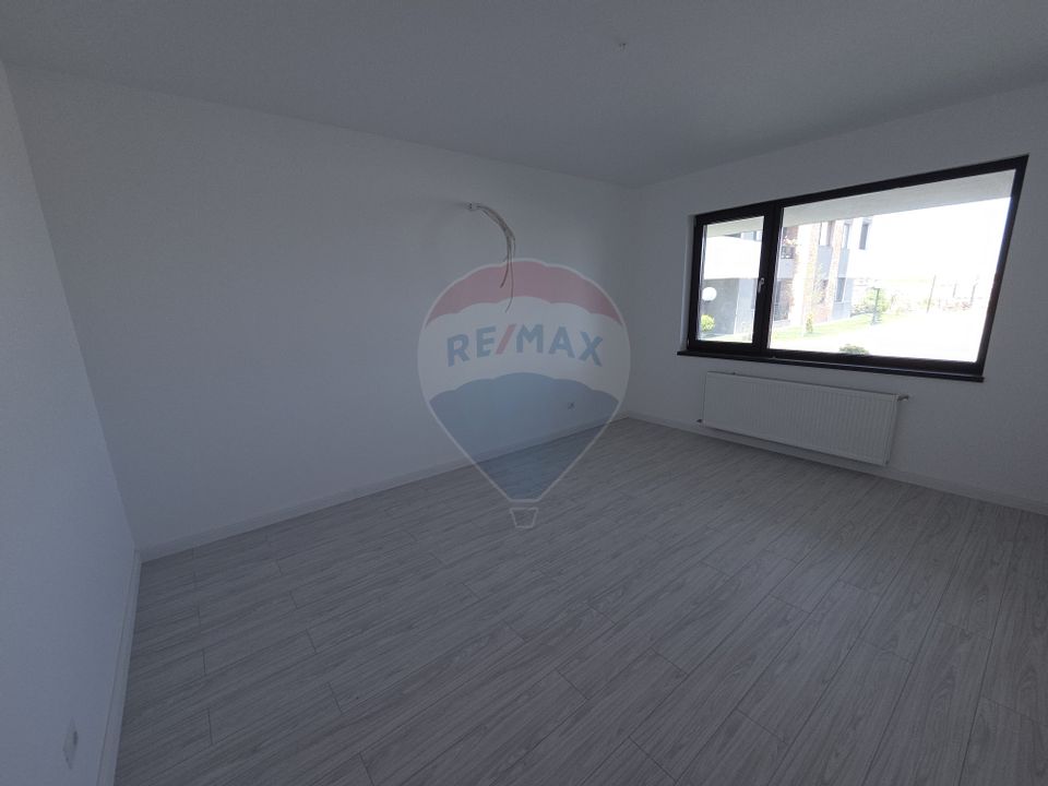 Garsoniere, apartamente cu 2 si 3 camere