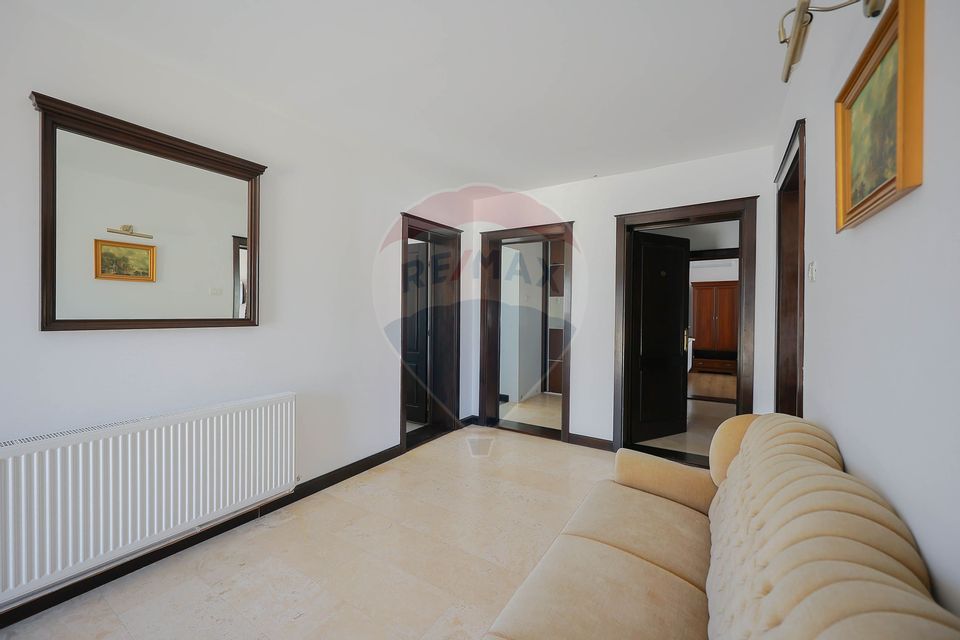 De închiriat Casă/Pensiune în zona Nufarul