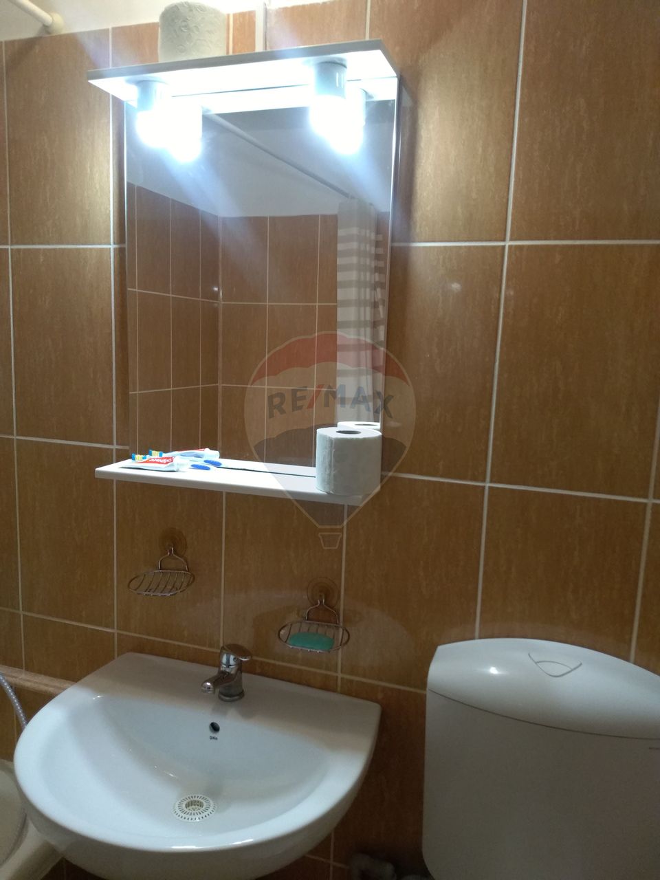 Apartament cu 3 camere de închiriat în zona Stirbei Voda