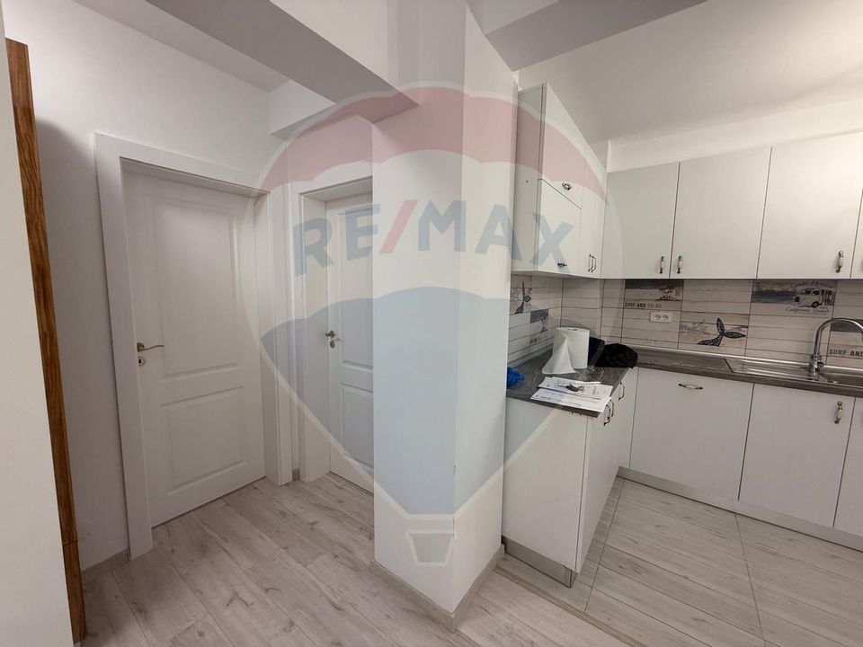 Apartament Decomandat Central 3 camere, 2 bai + loc de parcare privat