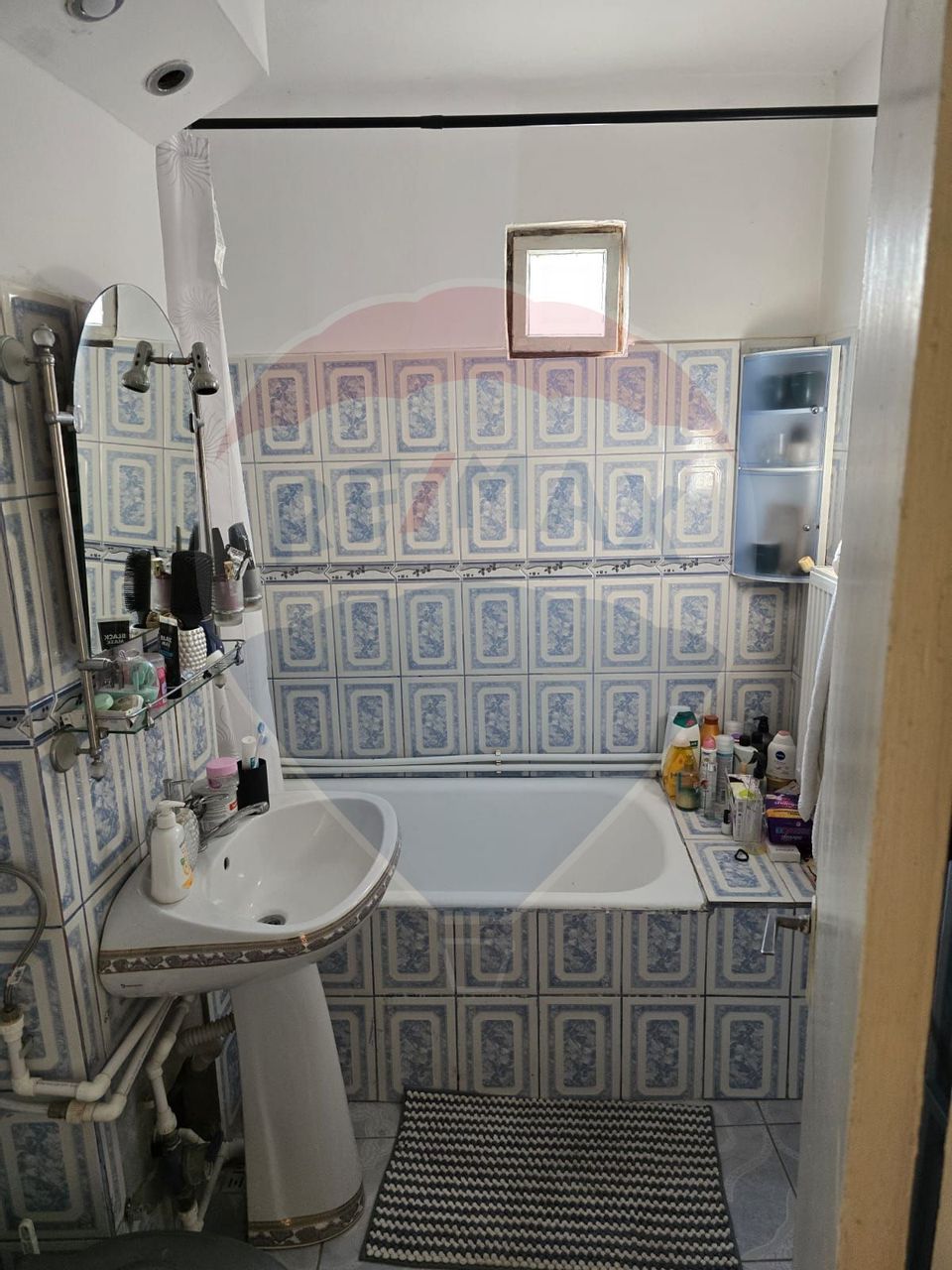 Apartament cu 3 camere de vânzare în zona Central