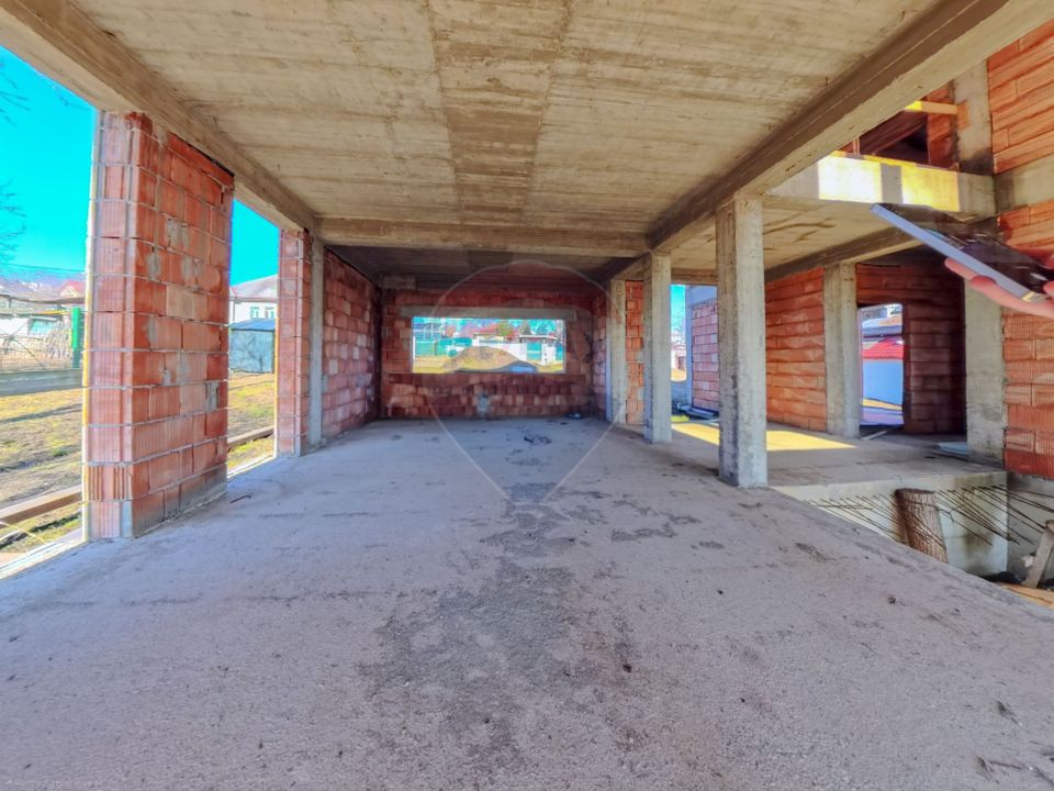 5 room House / Villa for sale