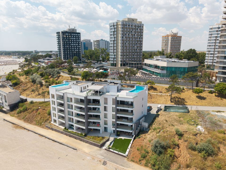PENTHOUSE CU PISCINA, VEDERE PANORAMICA LA MARE/FALEZA OLIMP