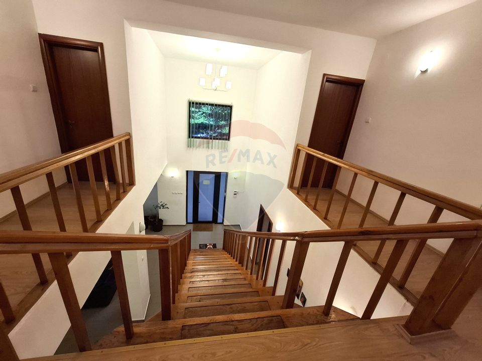 De inchiriat Casa cu brazi 8 camere arhitectura deosebita, Mogosoaia