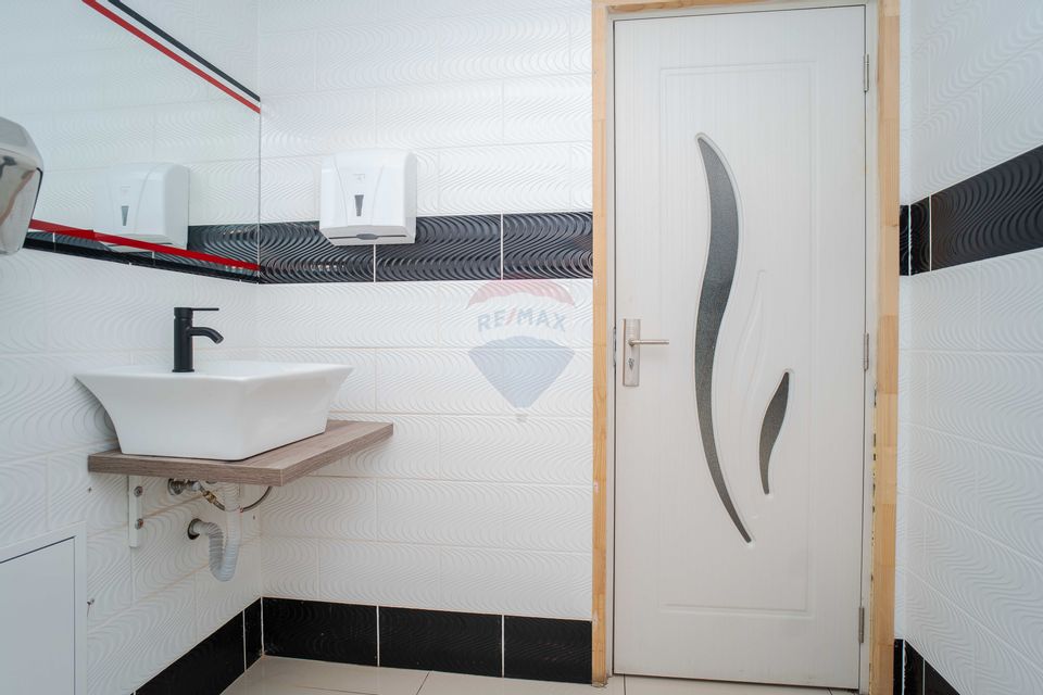 CLADIRE COMERCIALA CU SPATII OPEN SPACE