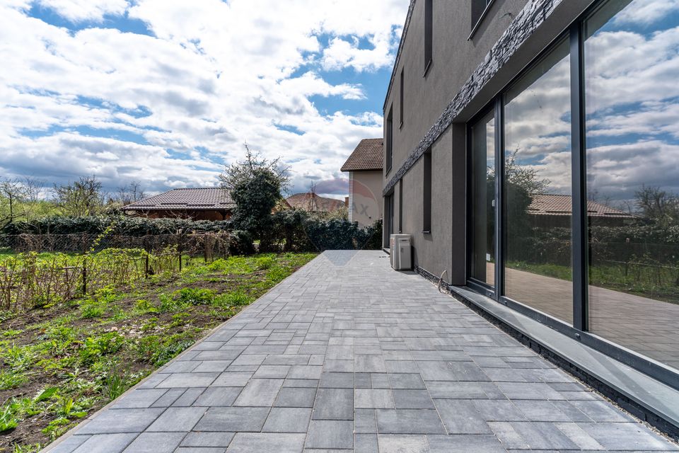 Duplex 5 camere, 60mp terase, zona linistita, comision 0