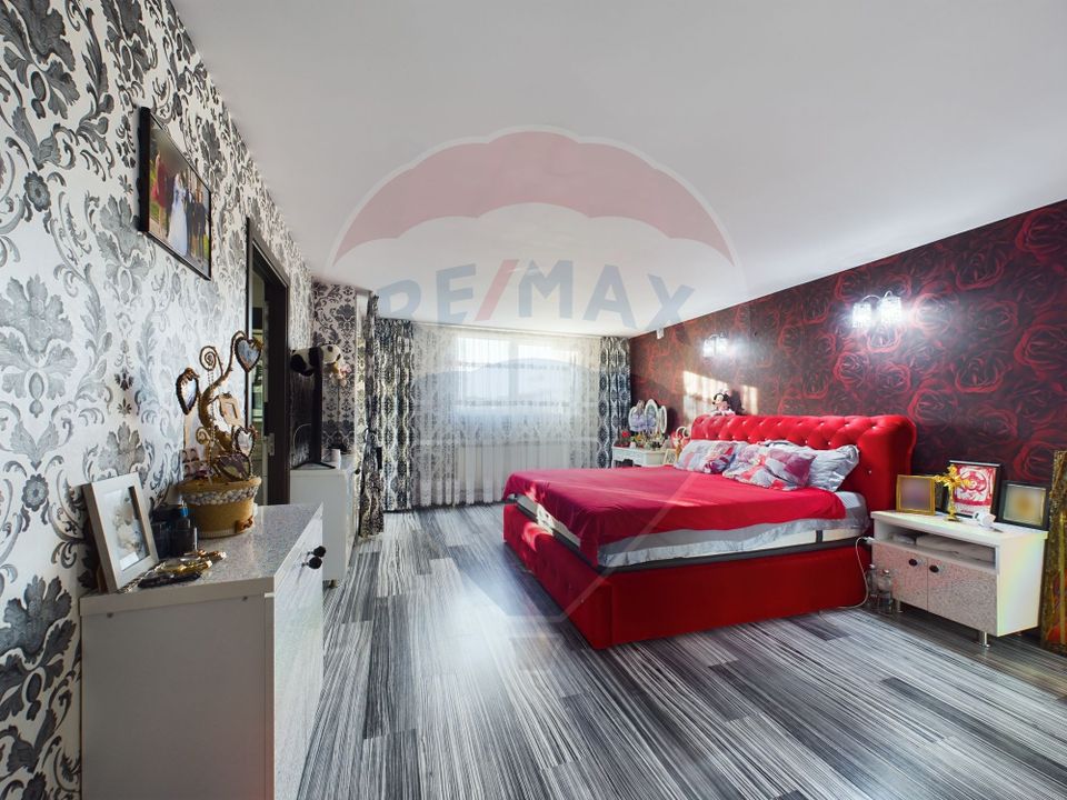 Casă / Vilă 5 camere + Mansarda Foarte Spatioasa