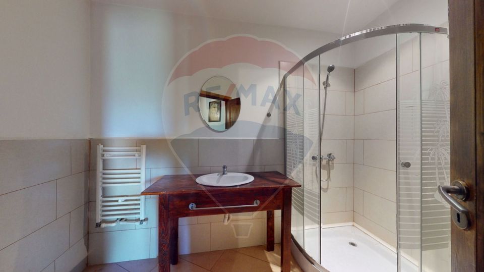 10 room Hotel / Pension for sale