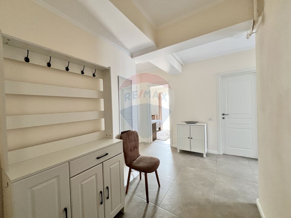 3 camere decomandat, bloc nou. Terasă 8.8 mp  Mobilat & loc de parcare