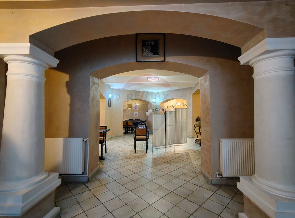 Două vile de patrimoniu, restaurate integral, cu farmec interbelic