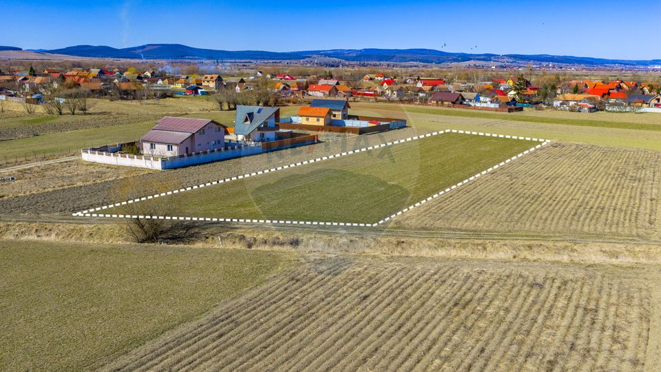 Land 3,700sqm Lunca Calnicului / Strada Principala