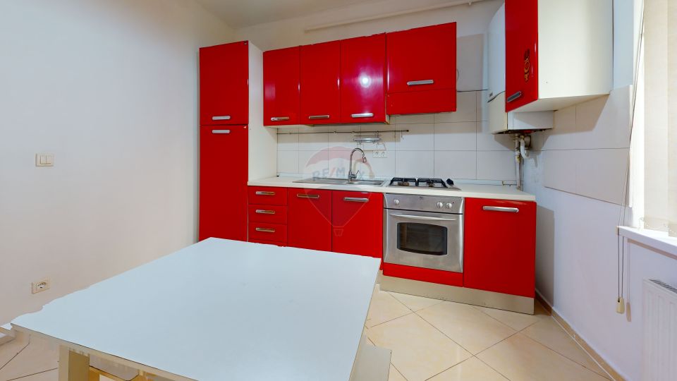 APARTAMENT 3 CAMERE, 2 BAI, LOC DE PARCARE SI GRADINA