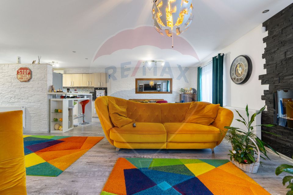 Casă / Vilă cu 4 camere de vânzare în zona Central