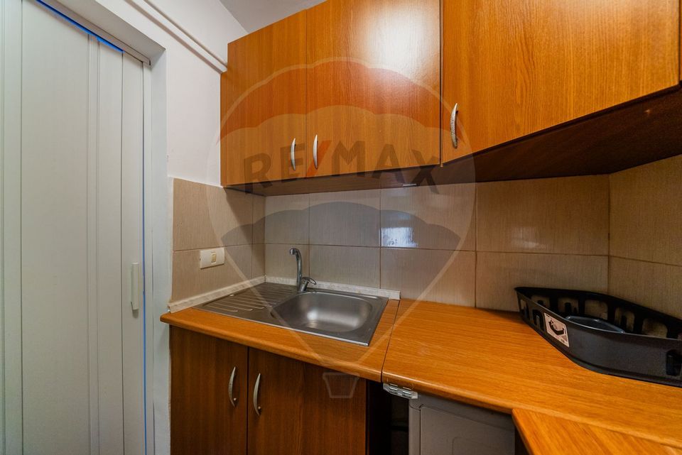 Apartament cu 2 camere de închiriat în zona Intim