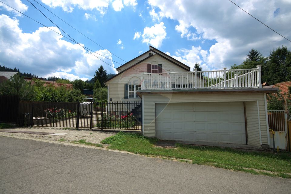 REZERVARE / Vanzare casa deosebita, cu panorama superba, situata in Sacele.