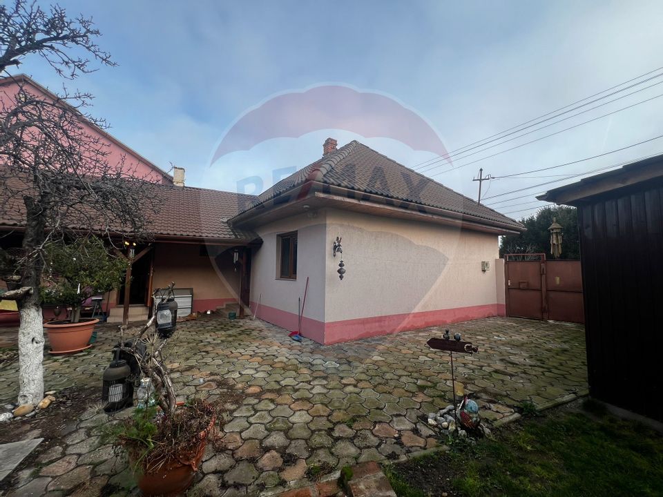 Casă  4 camere 1080 mp teren zona Gradiste